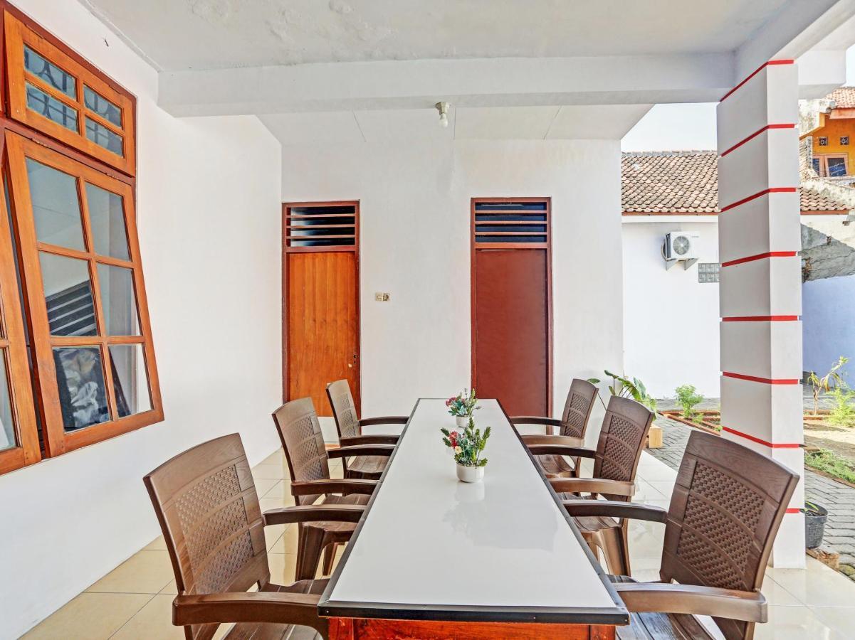 Oyo 90344 Wijayanti Hotel Banyuwangi  Eksteriør billede