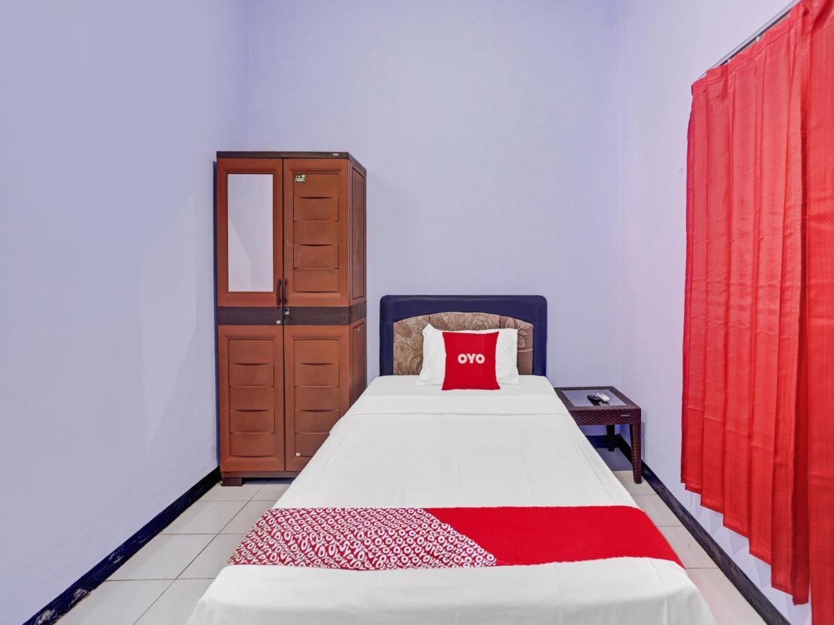 Oyo 90344 Wijayanti Hotel Banyuwangi  Eksteriør billede
