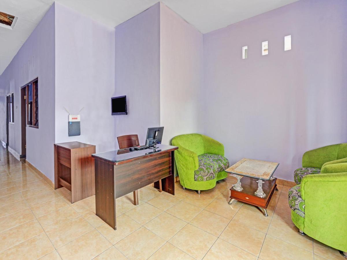 Oyo 90344 Wijayanti Hotel Banyuwangi  Eksteriør billede