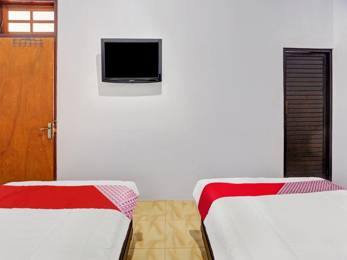 Oyo 90344 Wijayanti Hotel Banyuwangi  Eksteriør billede