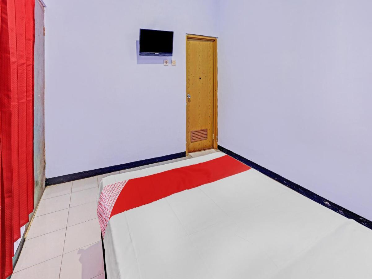 Oyo 90344 Wijayanti Hotel Banyuwangi  Eksteriør billede