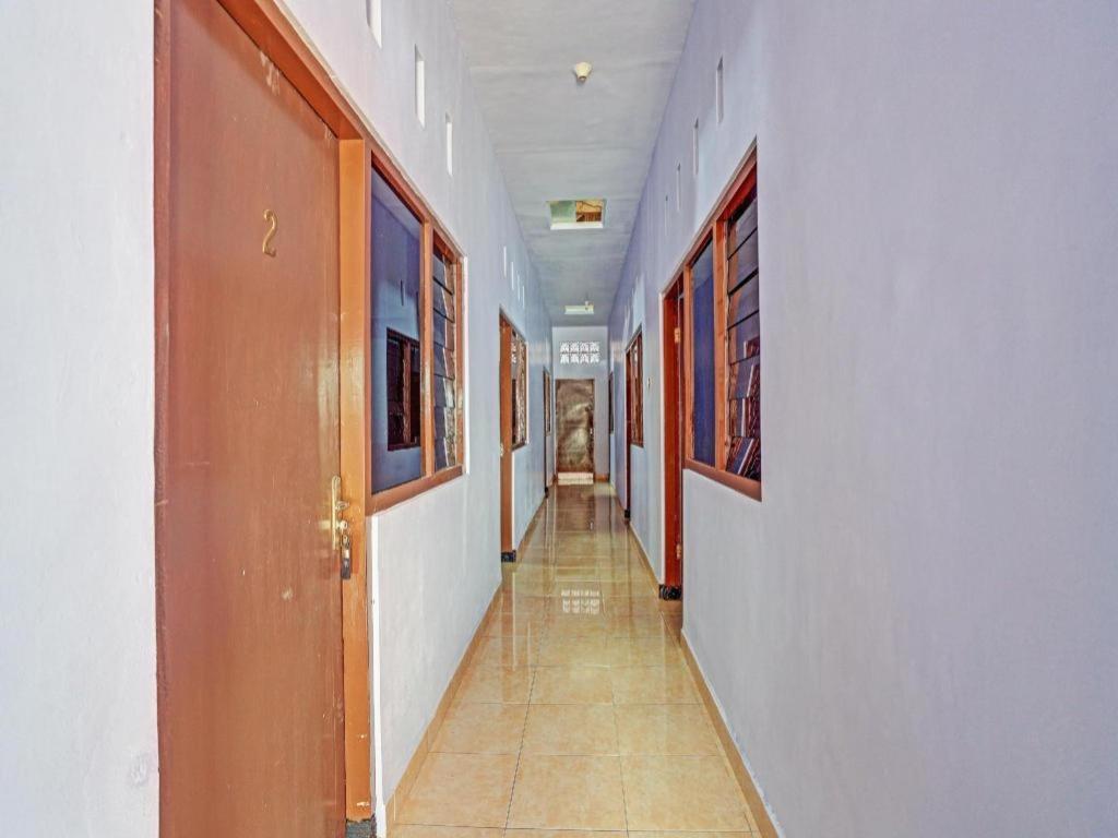 Oyo 90344 Wijayanti Hotel Banyuwangi  Eksteriør billede